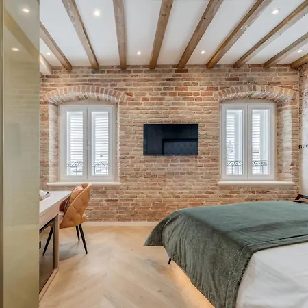 Apartamento Grand Palace Luxury Retreat - Exclusive Self Service Split