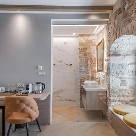 Apartamento Grand Palace Luxury Retreat - Exclusive Self Service Split