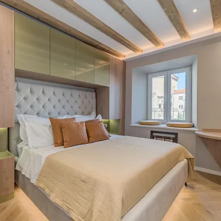 Apartamento Grand Palace Luxury Retreat - Exclusive Self Service *