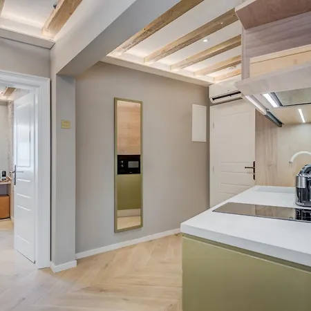 Grand Palace Luxury Retreat - Exclusive Self Service Apartamento