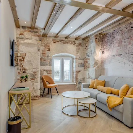 Apartamento Grand Palace Luxury Retreat - Exclusive Self Service